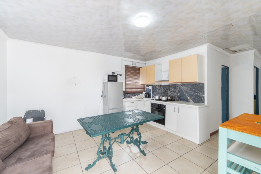 8 Bedroom Property for Sale in Parow Valley Western Cape